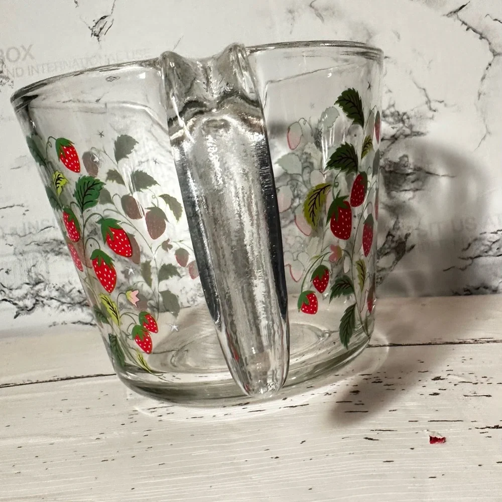 Dolly Parton DG Strawberry Patterned Glass Measuring 2-Cup discount ship